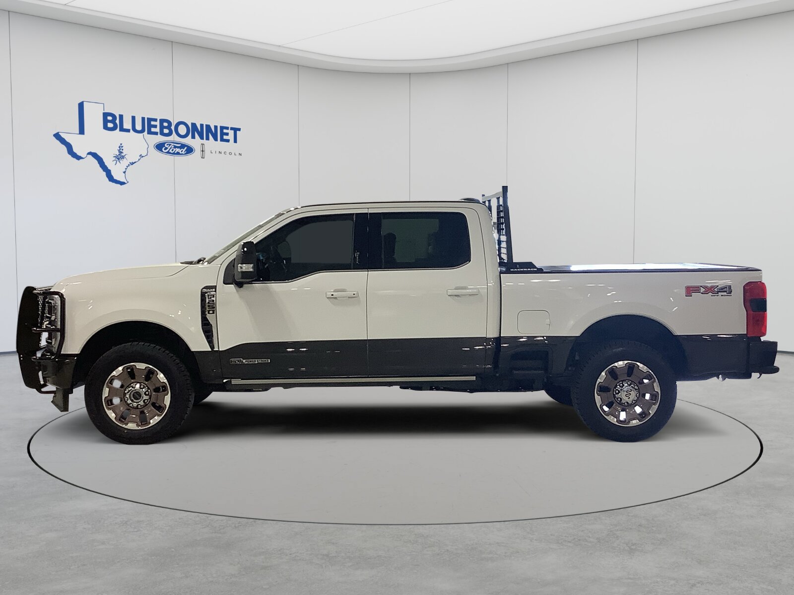 Used 2024 Ford F250 King Ranch w/ FX4 Off-Road Package AWD/4WD image 8