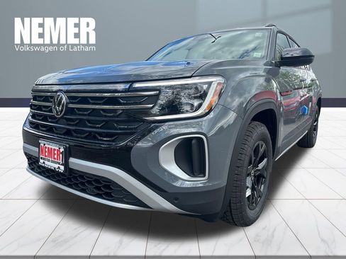 New 2026 Volkswagen Atlas Peak Edition AWD/4WD image 1