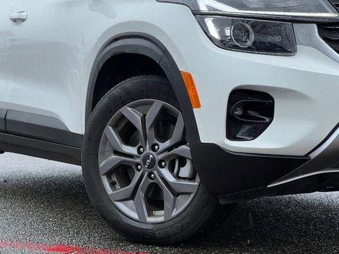 Certified 2024 Kia Seltos S AWD/4WD image 2