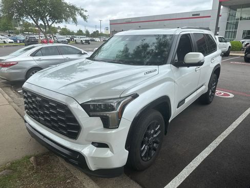 Used 2024 Toyota Sequoia Platinum AWD/4WD image 2