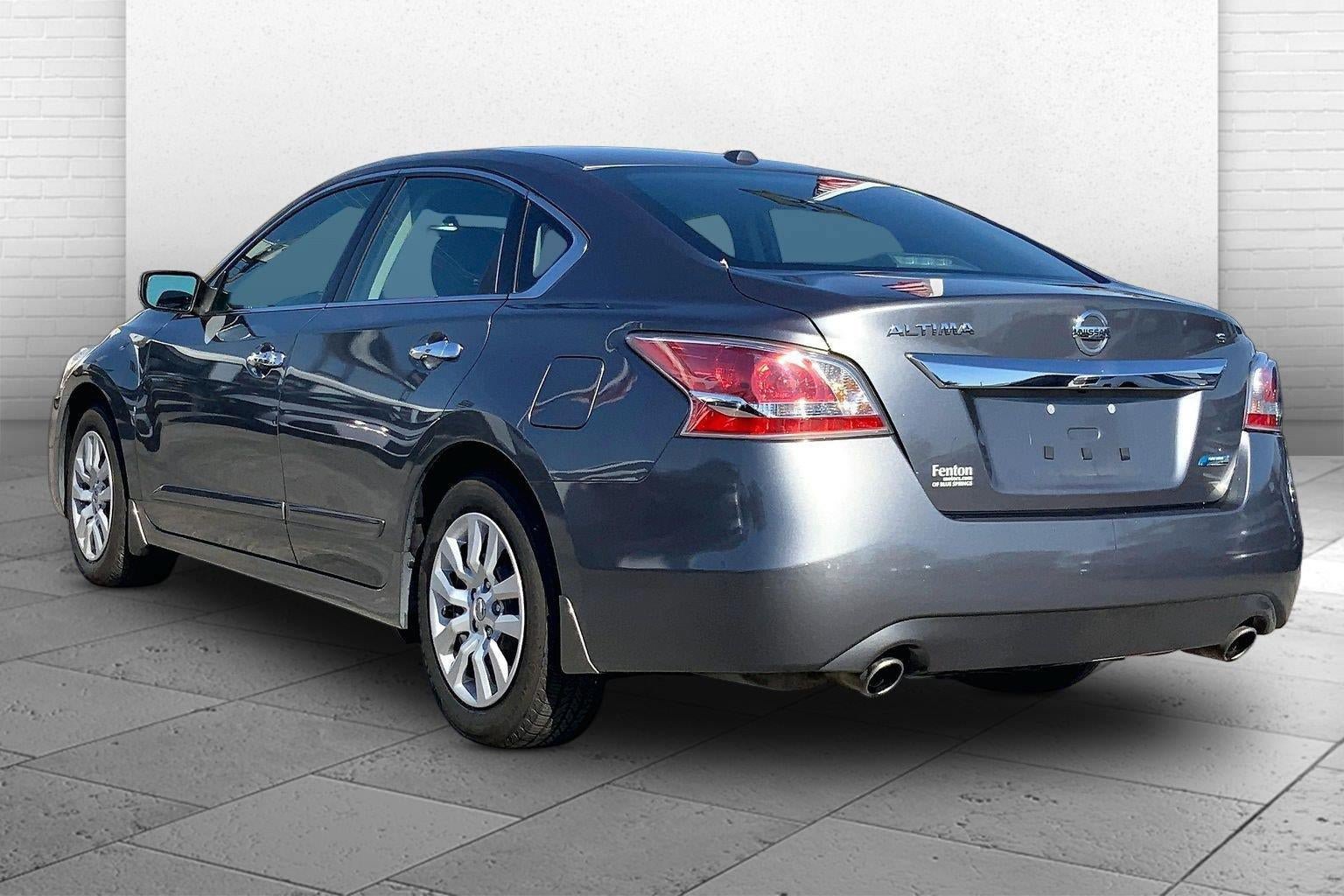 Used 2014 Nissan Altima 2.5 S w/ Display Audio Package FWD image 9