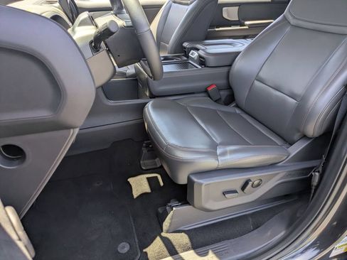Used 2025 Ford Expedition Max Active AWD/4WD image 14