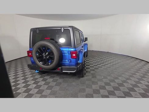 Used 2022 Jeep Wrangler Unlimited Sahara image 38