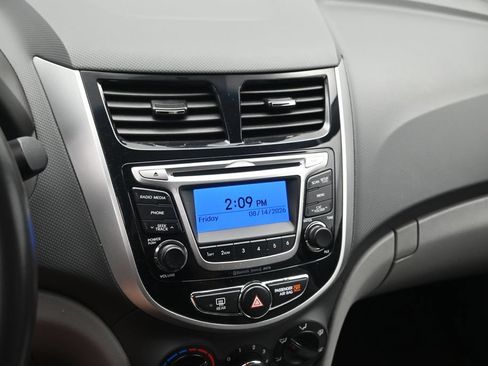 Used 2014 Hyundai Accent SE FWD image 13