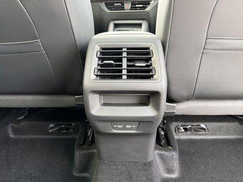 New 2026 Volkswagen Tiguan SE R-Line FWD image 23