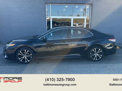 Used 2018 Toyota Camry SE image 8