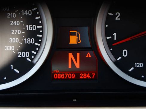 Used 2011 BMW M3 Sedan RWD image 46
