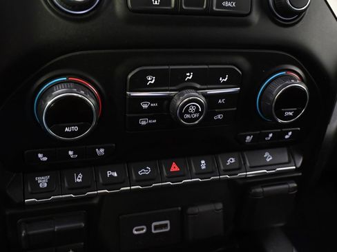 Used 2020 Chevrolet Silverado 3500 LTZ w/ LTZ Premium Package AWD/4WD image 33
