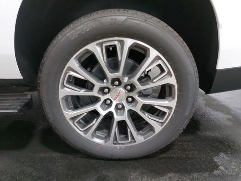 New 2026 GMC Yukon XL Denali w/ Sun & Power Step Package image 34