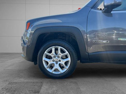 Used 2016 Jeep Renegade Latitude image 22