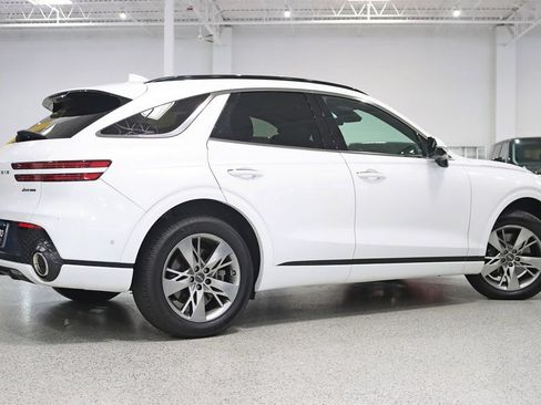 Used 2022 Genesis GV70 3.5T Sport w/ Sport Advanced Package AWD/4WD image 9