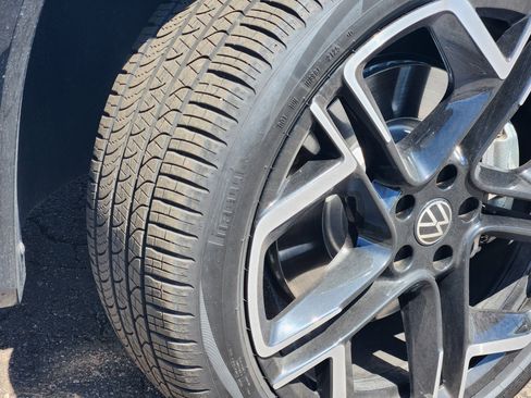 Used 2025 Volkswagen Tiguan SEL R-Line AWD/4WD image 9