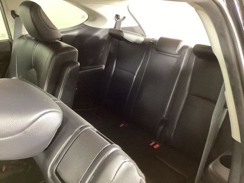 Used 2025 Toyota Highlander XLE AWD/4WD image 25