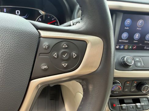 Used 2022 GMC Acadia Denali w/ Denali Technology Package image 15