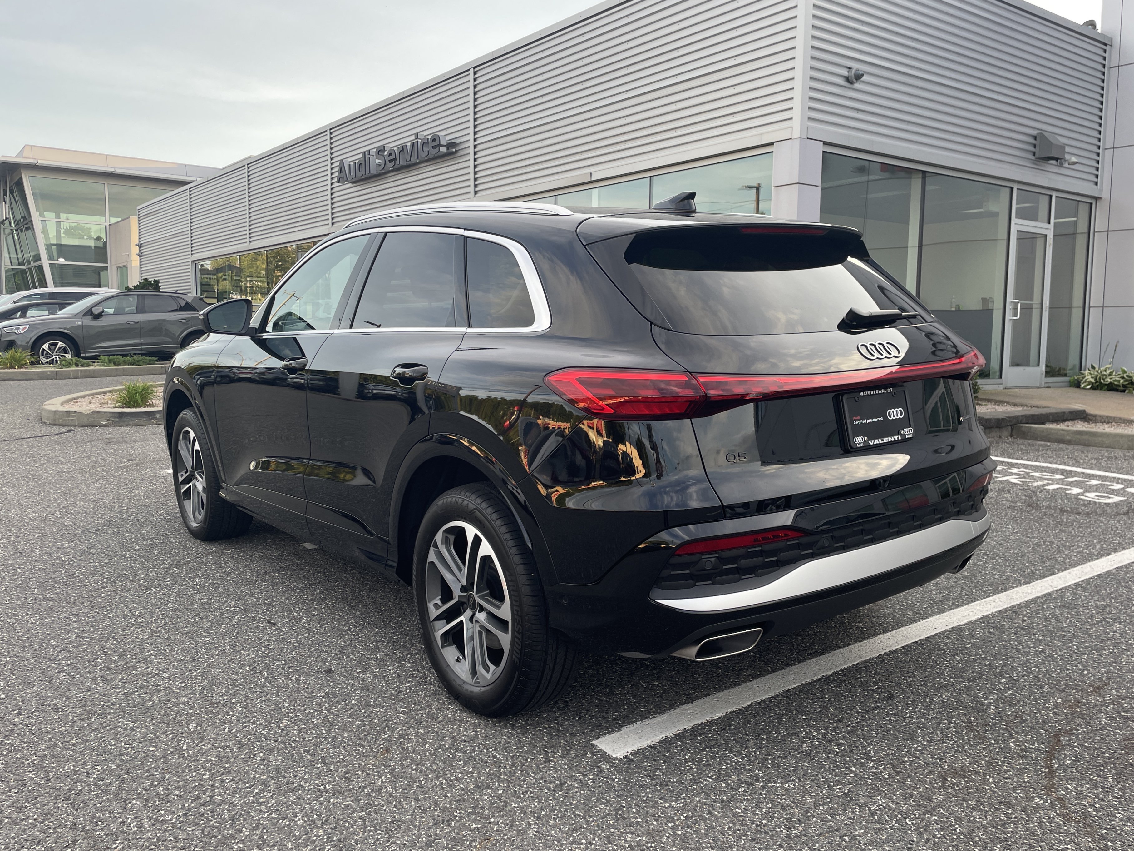Certified 2025 Audi Q5 Premium w/ Convenience Package AWD/4WD image 6