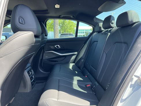 Used 2025 BMW 330i Sedan w/ M Sport Package image 31