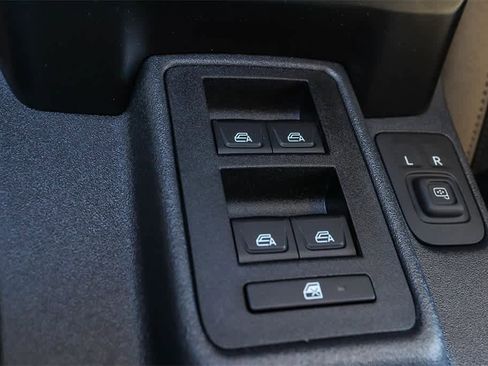 New 2025 Ford Bronco Big Bend w/ Black Diamond Package image 21