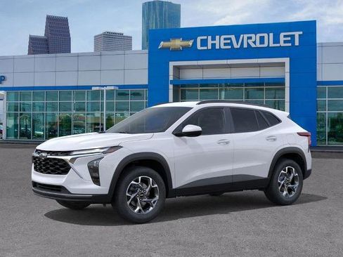 New 2026 Chevrolet Trax LT FWD image 2