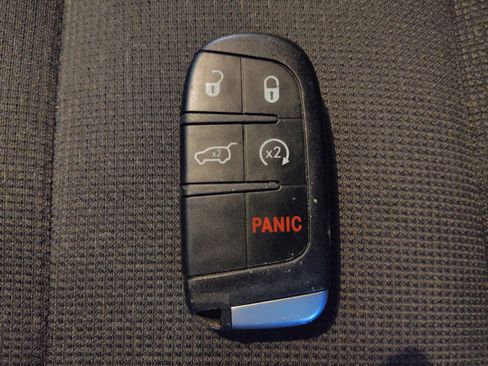 Used 2015 Dodge Durango SXT image 32