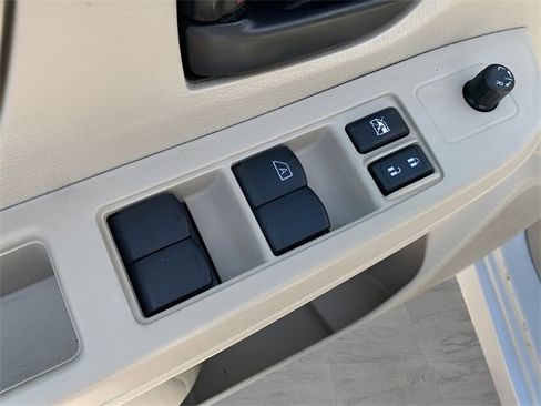 Used 2012 Subaru Impreza 2.0i image 9