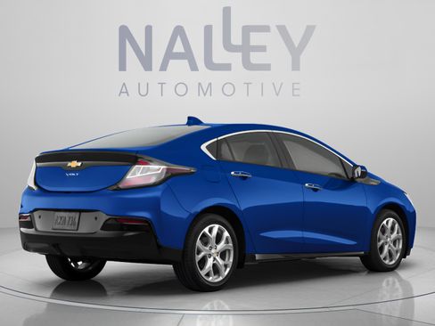Used 2018 Chevrolet Volt Premier w/ Driver Confidence Package FWD image 3