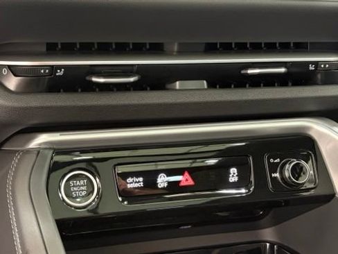 Used 2025 Audi Q5 Premium Plus AWD/4WD image 40