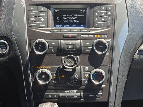 Used 2018 Ford Explorer XLT FWD image 15
