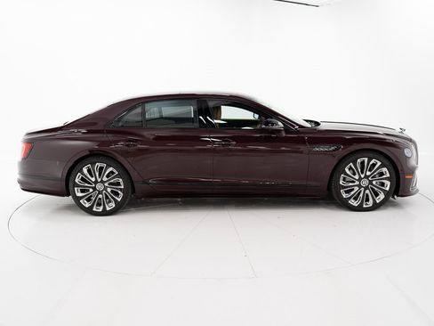 Used 2025 Bentley Flying Spur Plug-In Hybrid image 6