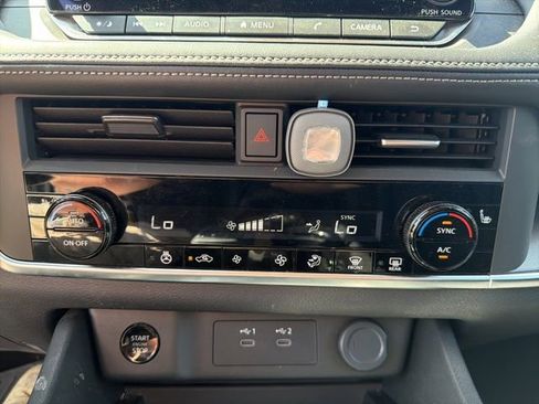 Used 2024 Nissan Rogue SV w/ SV Premium Package AWD/4WD image 25