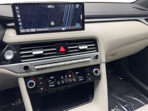 Used 2025 Genesis G70 2.5T image 60