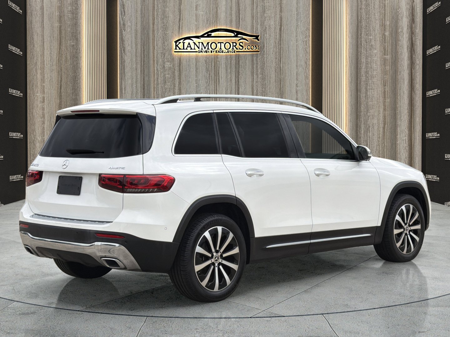 Used 2021 Mercedes-Benz GLB 250 4MATIC image 7
