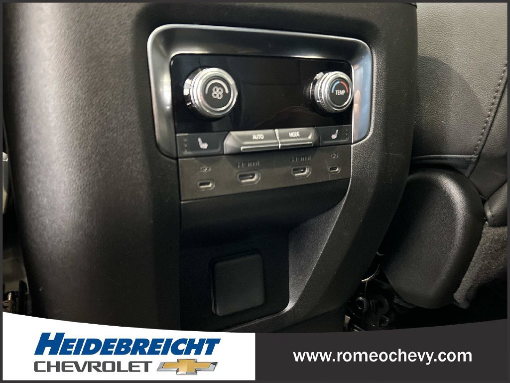 Used 2025 GMC Yukon AT4 w/ AT4 Premium Plus Package AWD/4WD image 19