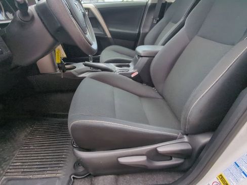Used 2015 Toyota RAV4 XLE AWD/4WD image 10