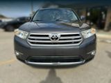 Used 2012 Toyota Highlander 4WD image 2