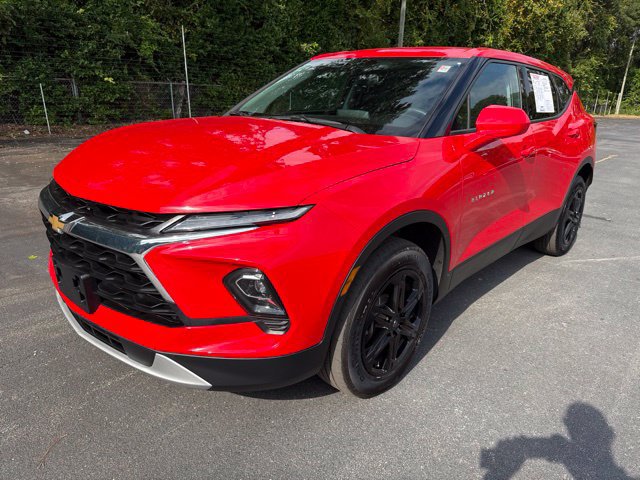 Used 2024 Chevrolet Blazer LT FWD image 1