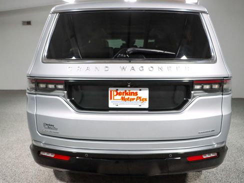 Used 2022 Jeep Grand Wagoneer Series II w/ Convenience Group III AWD/4WD image 8