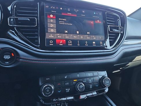 Used 2025 Dodge Durango GT RWD image 17