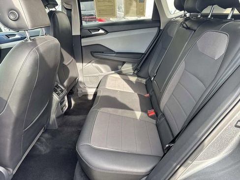 Certified 2023 Volkswagen Taos SE image 11