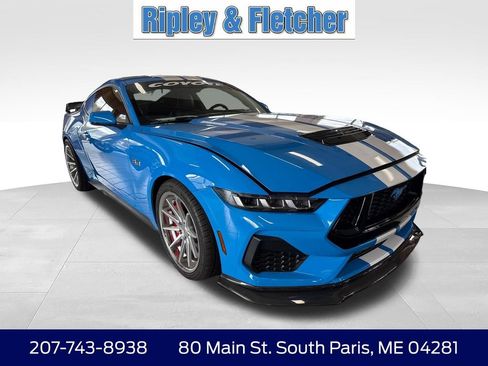 Used 2025 Ford Mustang GT Premium RWD image 3