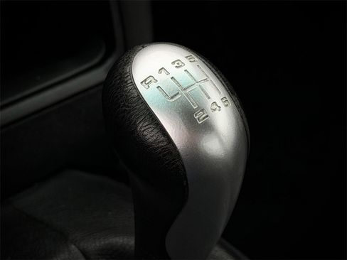 Used 1999 Porsche 911 Carrera image 14