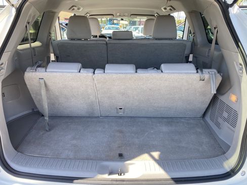 Used 2016 Toyota Highlander LE FWD image 18