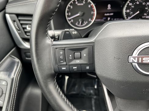 Used 2025 Nissan Rogue SV AWD/4WD image 25