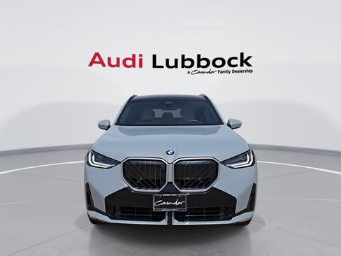 Used 2025 BMW X3 xDrive30i AWD/4WD image 3