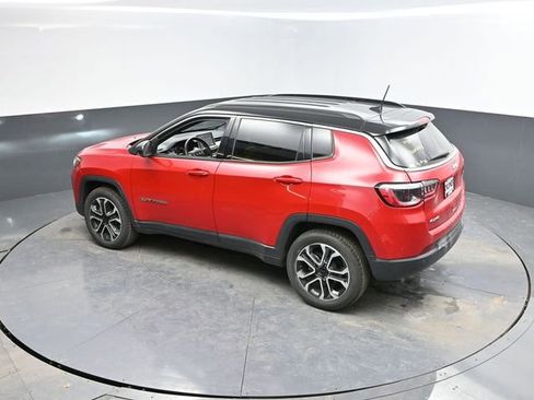 Used 2024 Jeep Compass Limited image 37