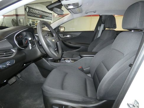 Used 2024 Chevrolet Malibu LT FWD image 9