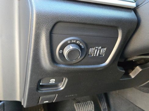 Used 2023 Jeep Grand Cherokee Altitude image 25