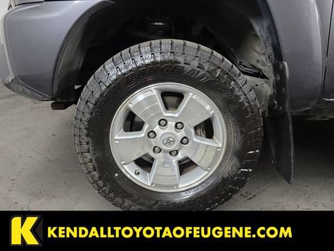 Used 2014 Toyota Tacoma 4x4 Double Cab w/ TRD Sport Package image 9