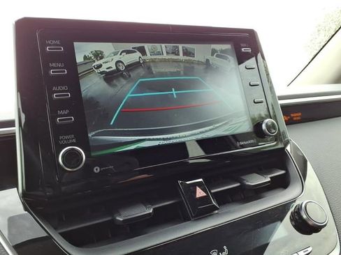 Used 2021 Toyota Corolla LE FWD image 23