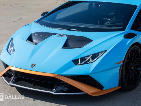 Used 2021 Lamborghini Huracan STO RWD image 6