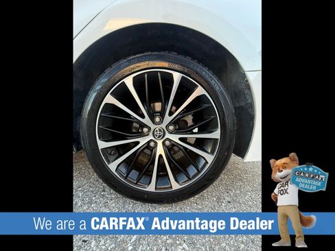Used 2018 Toyota Camry SE w/ Moonroof Package FWD image 33